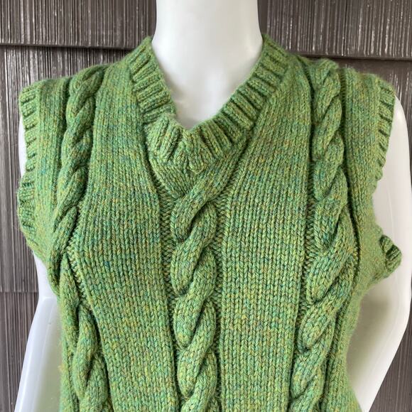 🔥VTG Handmade Cable Knit V-neckline Goblincore Grandmacore Cottage Sweater Vest - Picture 4 of 11